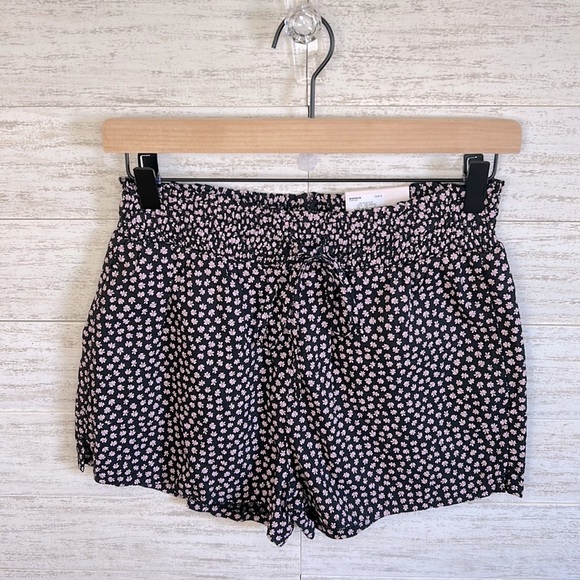 SO Smocked shorts | SIZE S - Picture 3 of 6